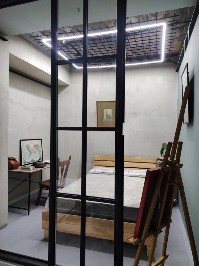 شقة Shared Flat In An Artists District Pikris Gora تبليسي المظهر الخارجي الصورة