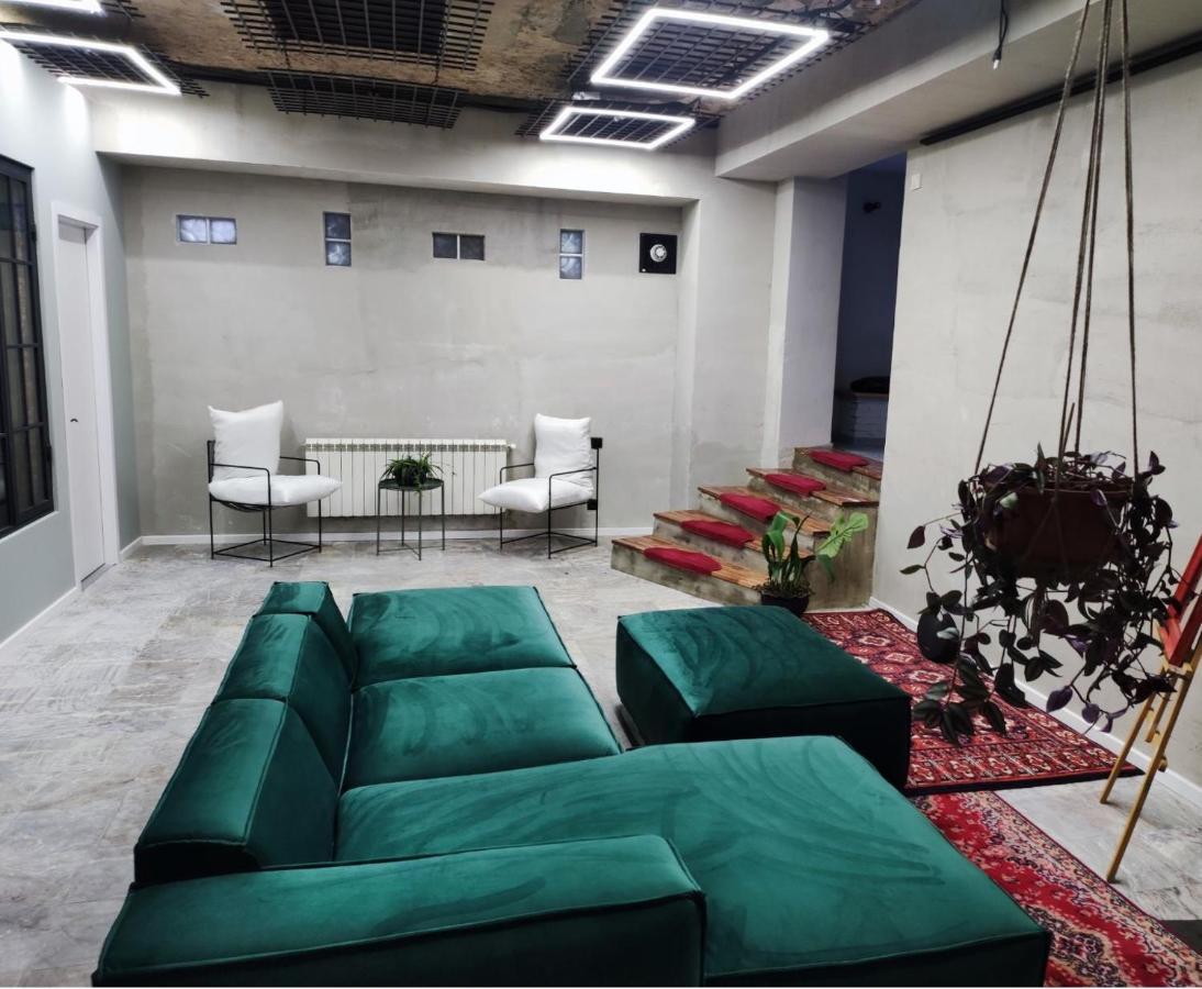 شقة Shared Flat In An Artists District Pikris Gora تبليسي المظهر الخارجي الصورة