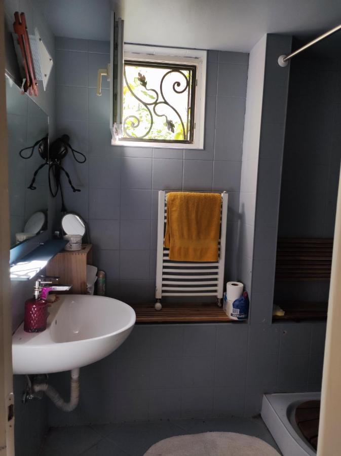 شقة Shared Flat In An Artists District Pikris Gora تبليسي المظهر الخارجي الصورة
